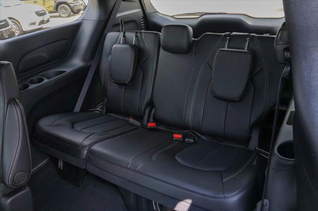 new 2025 Chrysler Pacifica car, priced at $45,072