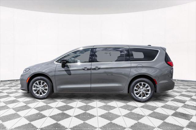 new 2025 Chrysler Pacifica car, priced at $45,072