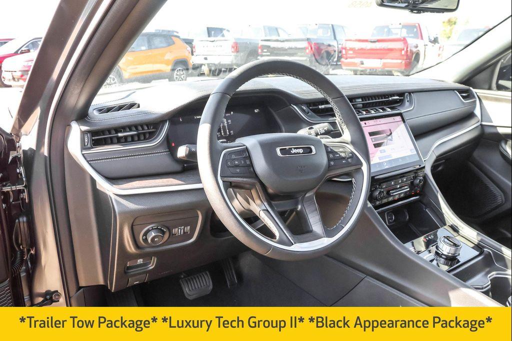 new 2025 Jeep Grand Cherokee car, priced at $48,426