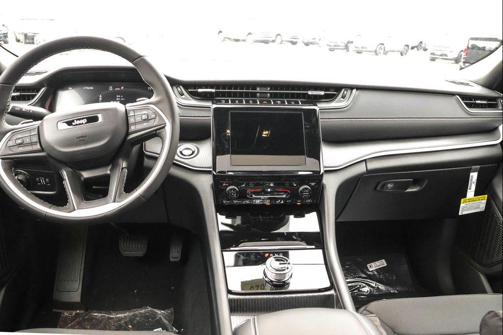 new 2025 Jeep Grand Cherokee L car, priced at $37,668