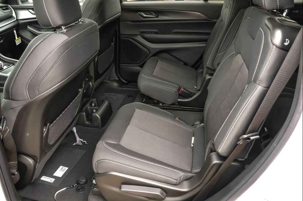 new 2025 Jeep Grand Cherokee L car, priced at $37,668