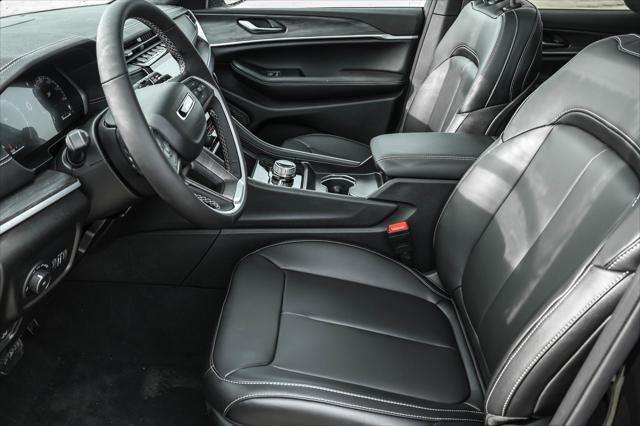new 2025 Jeep Grand Cherokee car, priced at $41,477
