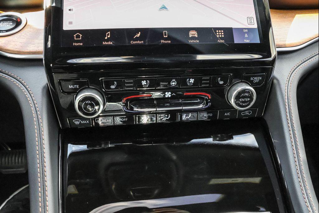 new 2025 Jeep Grand Cherokee car, priced at $61,483