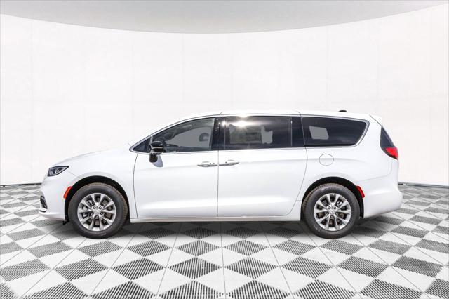 new 2025 Chrysler Pacifica car, priced at $41,274