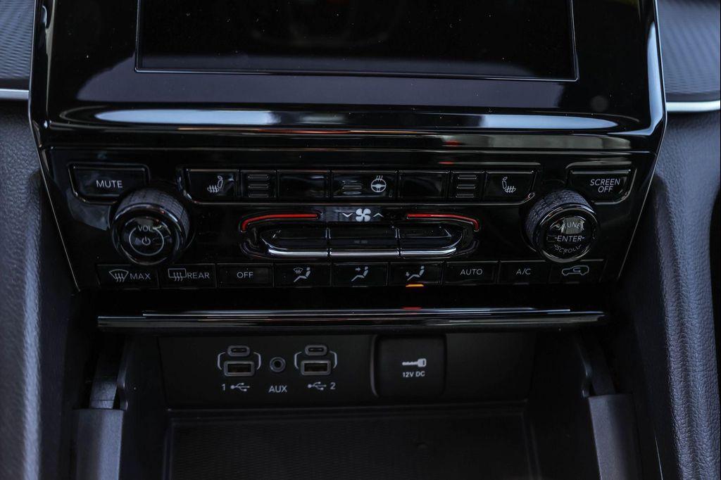 new 2025 Jeep Grand Cherokee car, priced at $37,170