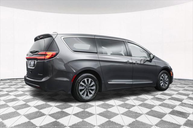 used 2022 Chrysler Pacifica Hybrid car, priced at $29,677