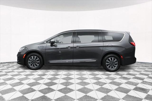 used 2022 Chrysler Pacifica Hybrid car, priced at $29,677