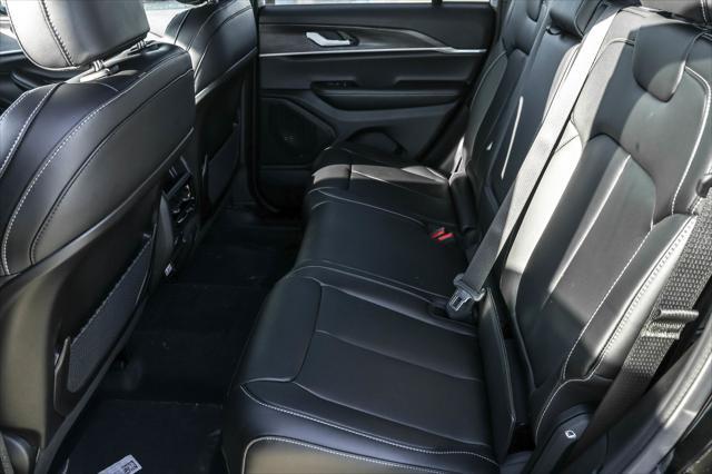 new 2025 Jeep Grand Cherokee car, priced at $41,977