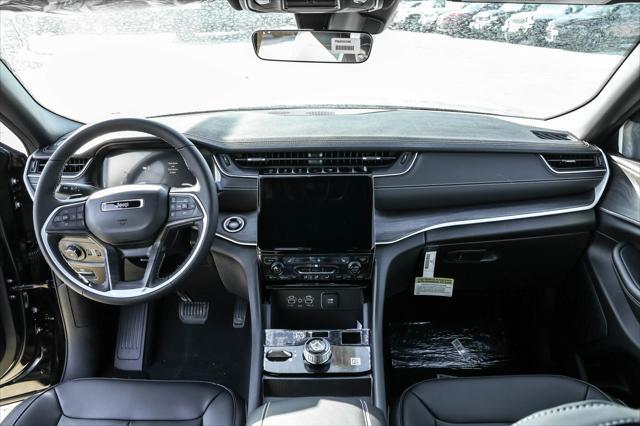 new 2025 Jeep Grand Cherokee car, priced at $41,977
