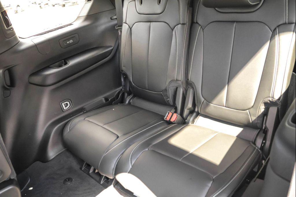 new 2025 Jeep Grand Cherokee car, priced at $44,140