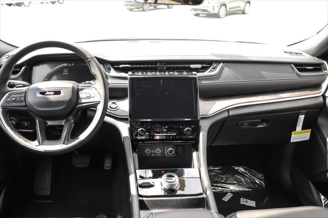 new 2025 Jeep Grand Cherokee car, priced at $45,061