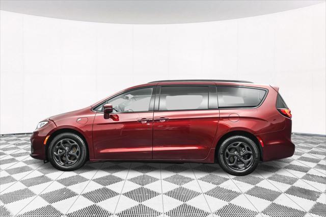 used 2021 Chrysler Pacifica Hybrid car, priced at $27,977