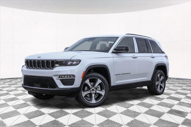 new 2025 Jeep Grand Cherokee car, priced at $48,005