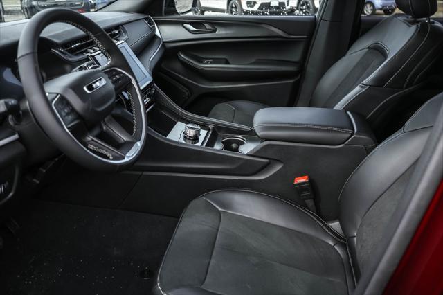 new 2025 Jeep Grand Cherokee car, priced at $40,122