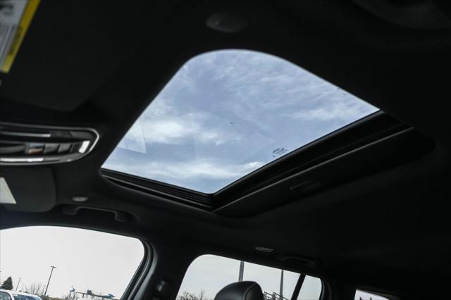 new 2025 Jeep Grand Cherokee car, priced at $40,122