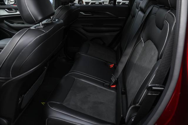 new 2025 Jeep Grand Cherokee car, priced at $40,122