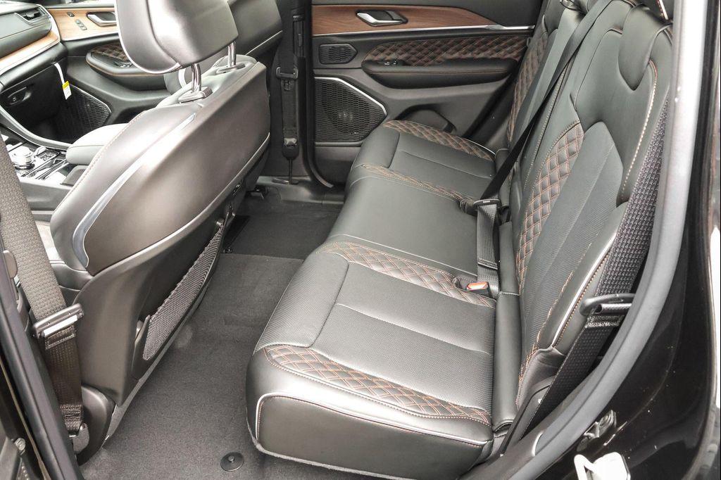 new 2025 Jeep Grand Cherokee car, priced at $54,314