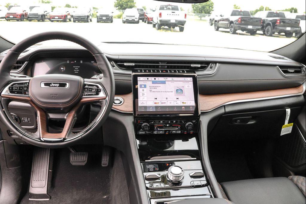 new 2025 Jeep Grand Cherokee car, priced at $54,314