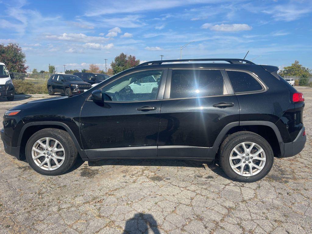 used 2016 Jeep Cherokee car, priced at $11,677