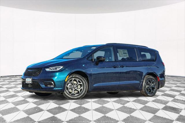 new 2025 Chrysler Pacifica Hybrid car, priced at $43,275