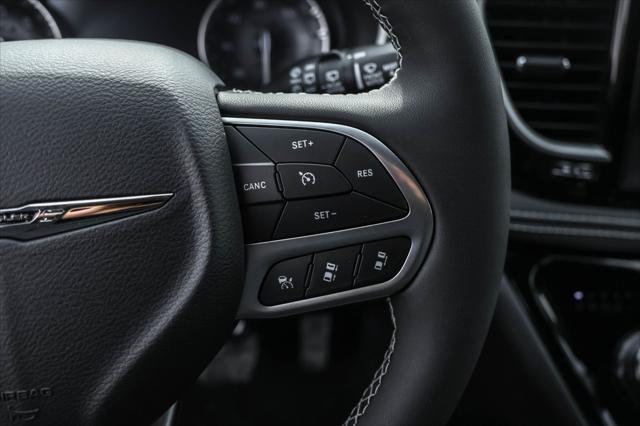 new 2025 Chrysler Pacifica car, priced at $39,669