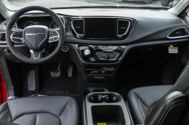 new 2025 Chrysler Pacifica car, priced at $39,669