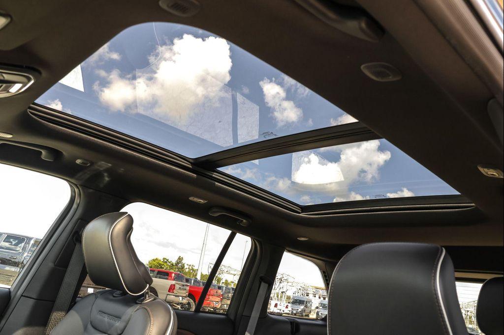 new 2025 Jeep Grand Cherokee car, priced at $54,337