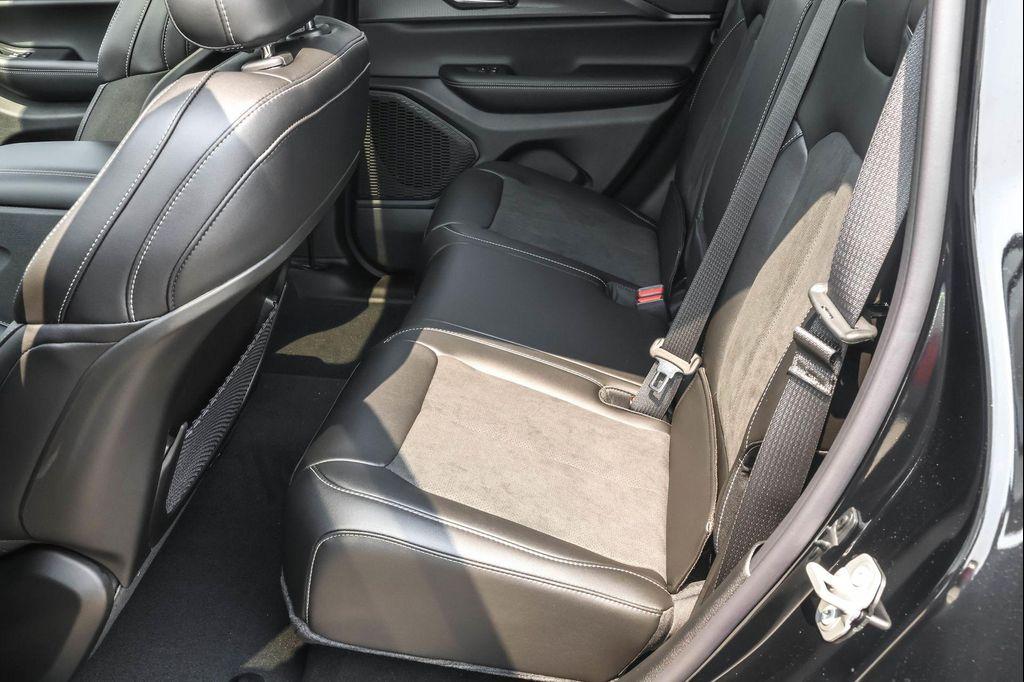 new 2025 Jeep Grand Cherokee car, priced at $38,502