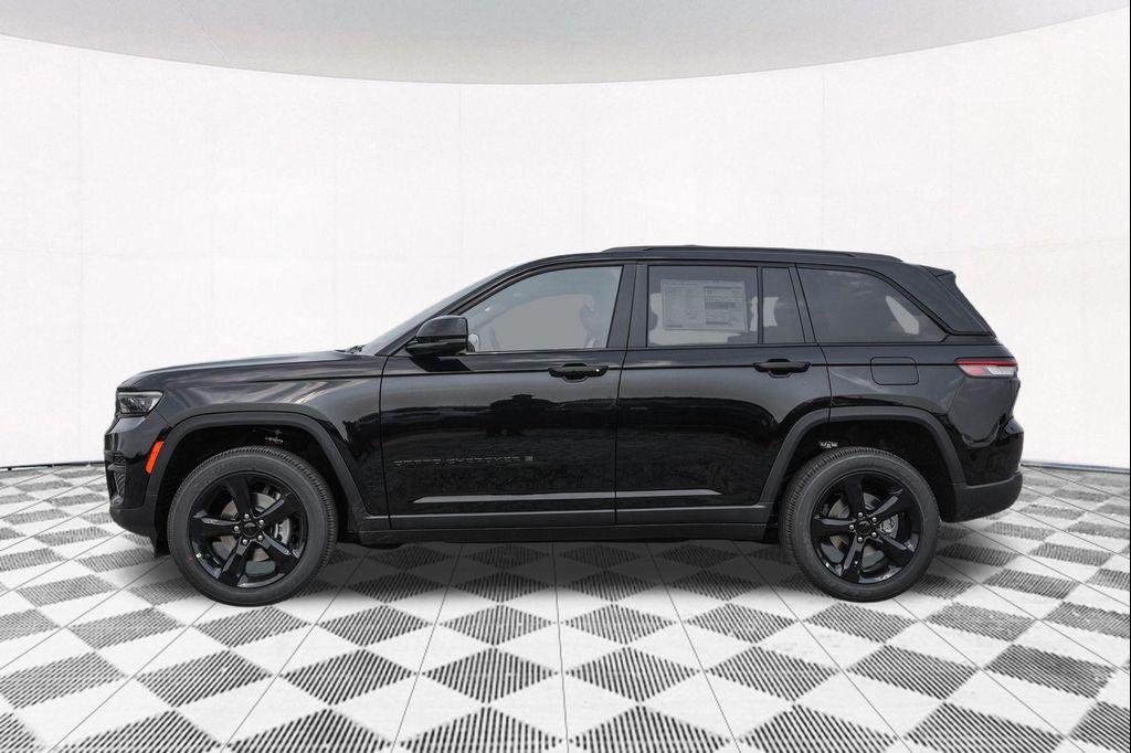 new 2025 Jeep Grand Cherokee car, priced at $38,502