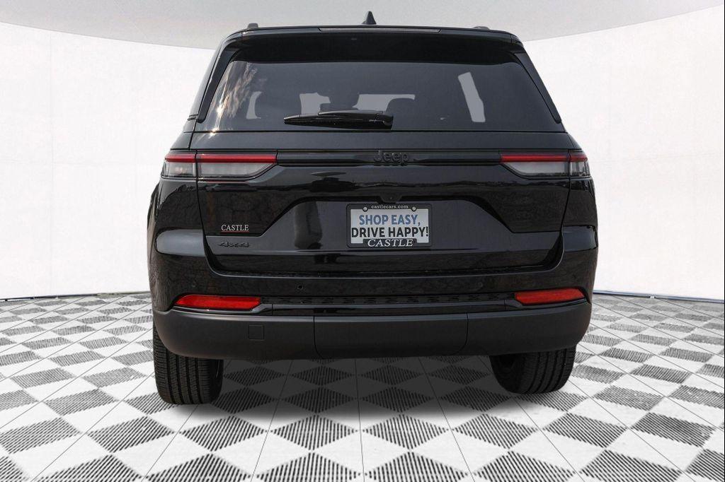 new 2025 Jeep Grand Cherokee car, priced at $38,502