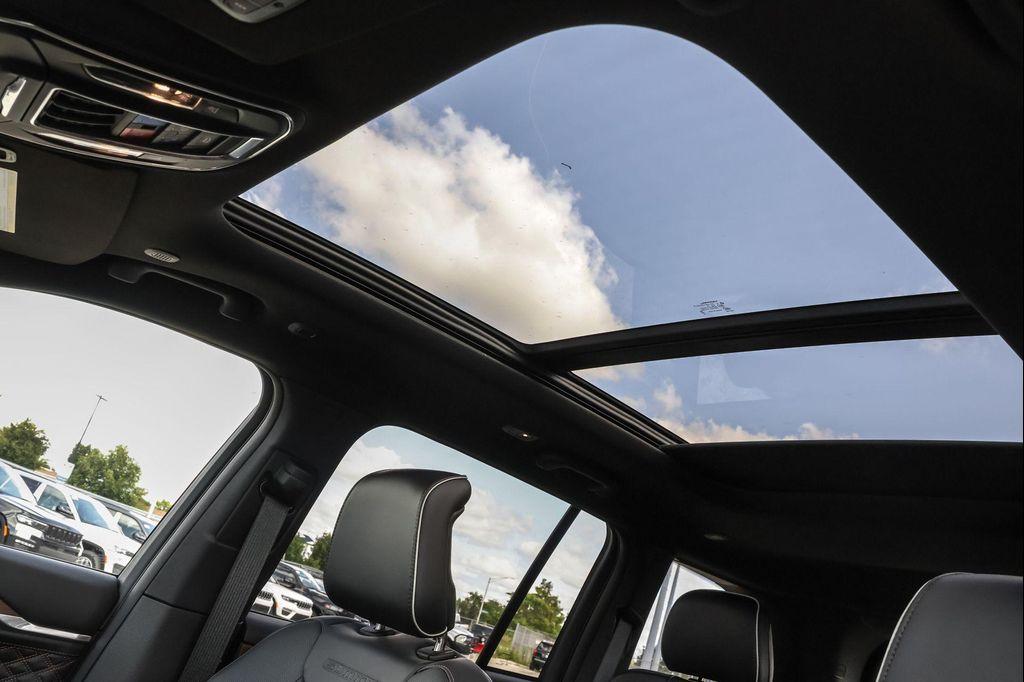 new 2025 Jeep Grand Cherokee car, priced at $55,837