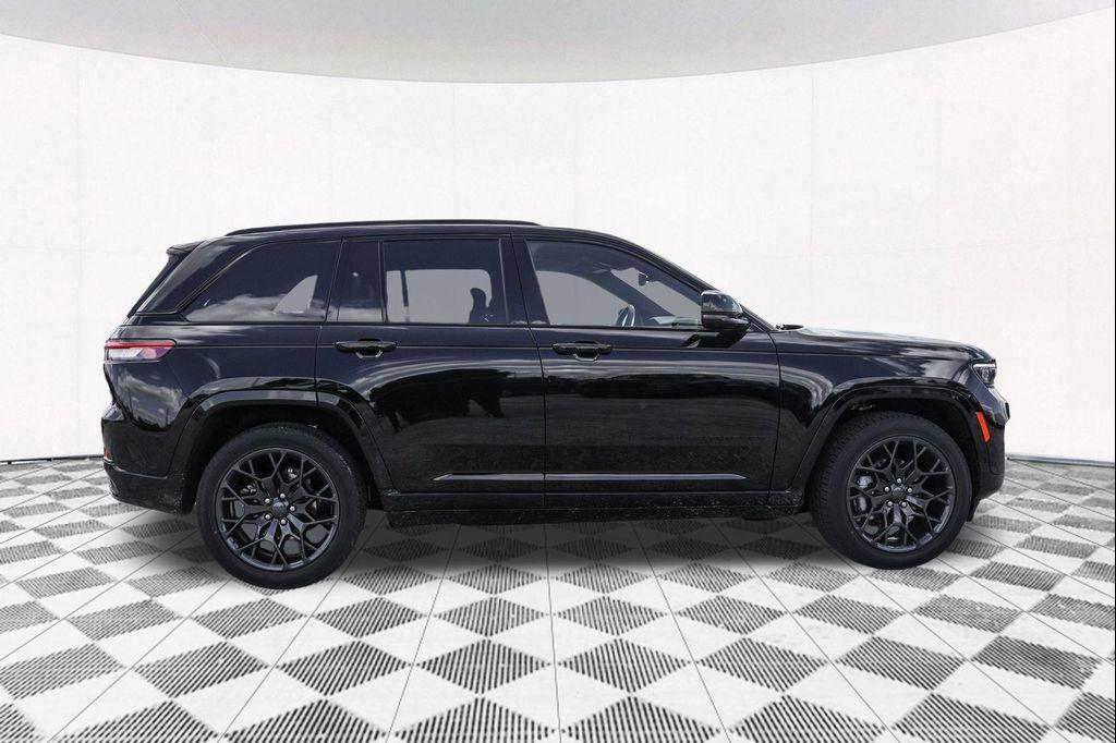new 2025 Jeep Grand Cherokee car, priced at $55,837