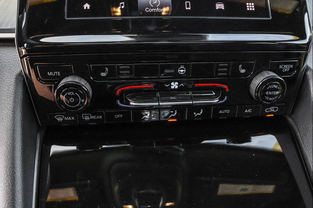 new 2025 Jeep Grand Cherokee car, priced at $38,502