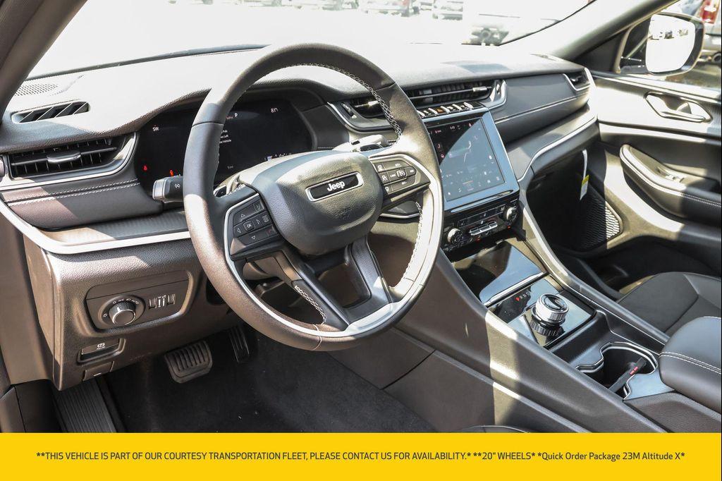 new 2025 Jeep Grand Cherokee car, priced at $37,966