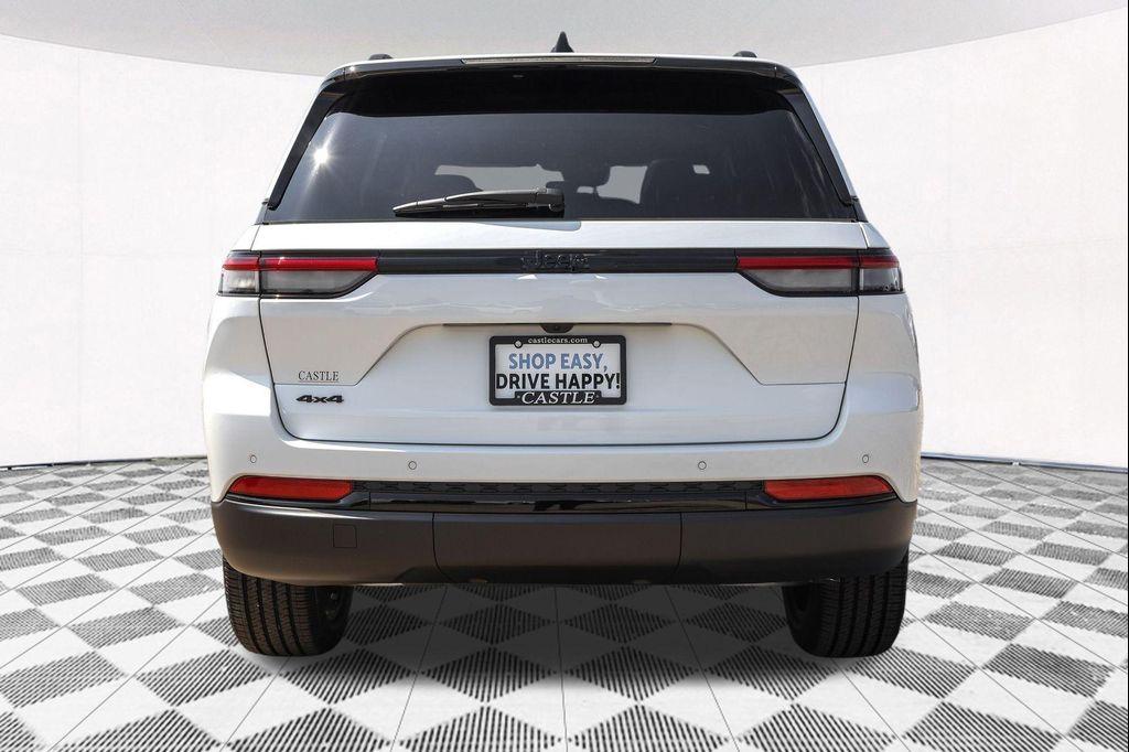 new 2025 Jeep Grand Cherokee car, priced at $37,966