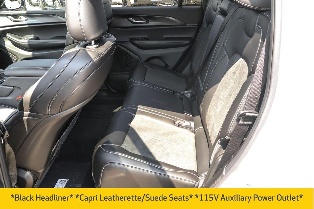 new 2025 Jeep Grand Cherokee car, priced at $37,966