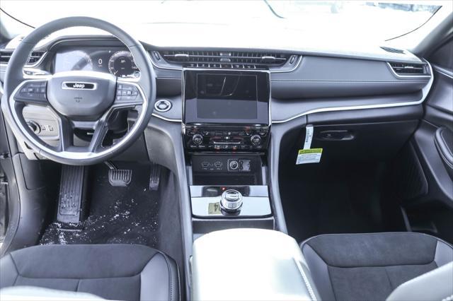 new 2025 Jeep Grand Cherokee car, priced at $41,602