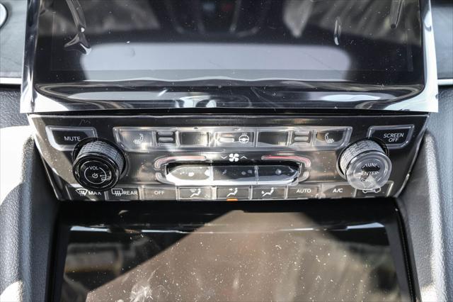 new 2025 Jeep Grand Cherokee car, priced at $45,897