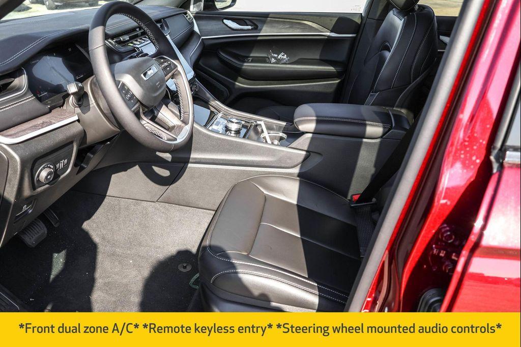 new 2025 Jeep Grand Cherokee car, priced at $43,735