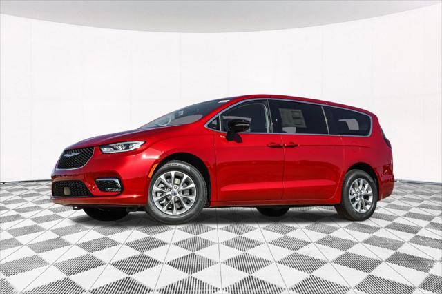 new 2024 Chrysler Pacifica car, priced at $39,536