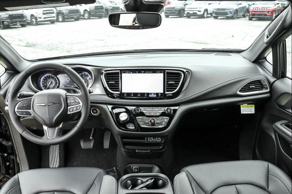 new 2025 Chrysler Pacifica car, priced at $33,145