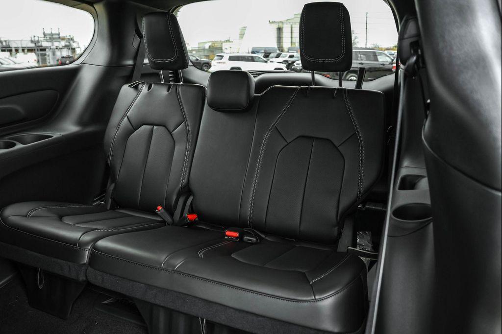 new 2025 Chrysler Pacifica car, priced at $33,145
