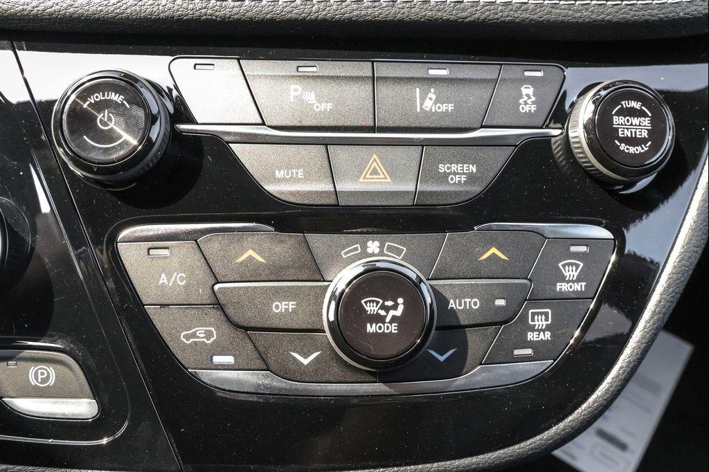 new 2026 Chrysler Pacifica car, priced at $40,038