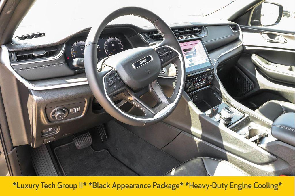 new 2025 Jeep Grand Cherokee car, priced at $48,495