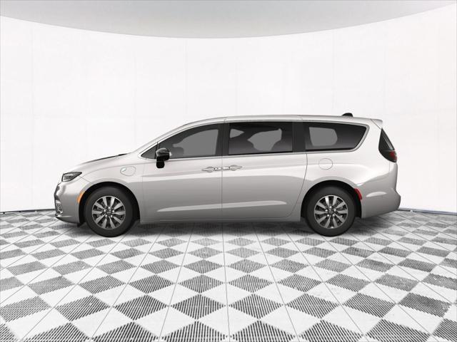 new 2025 Chrysler Pacifica Hybrid car, priced at $37,525