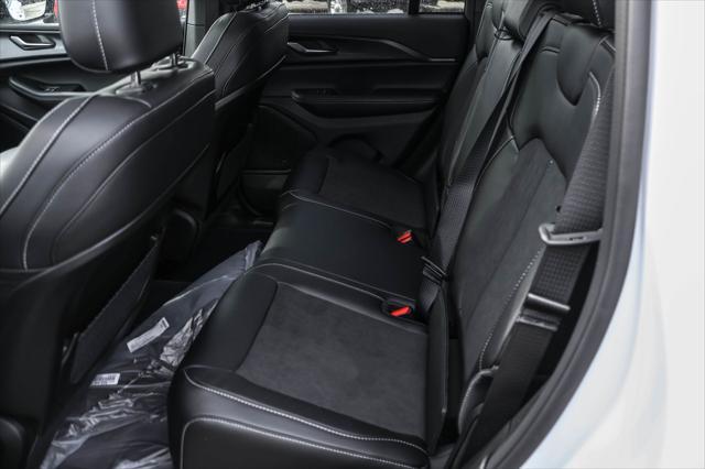 new 2025 Jeep Grand Cherokee car, priced at $37,477