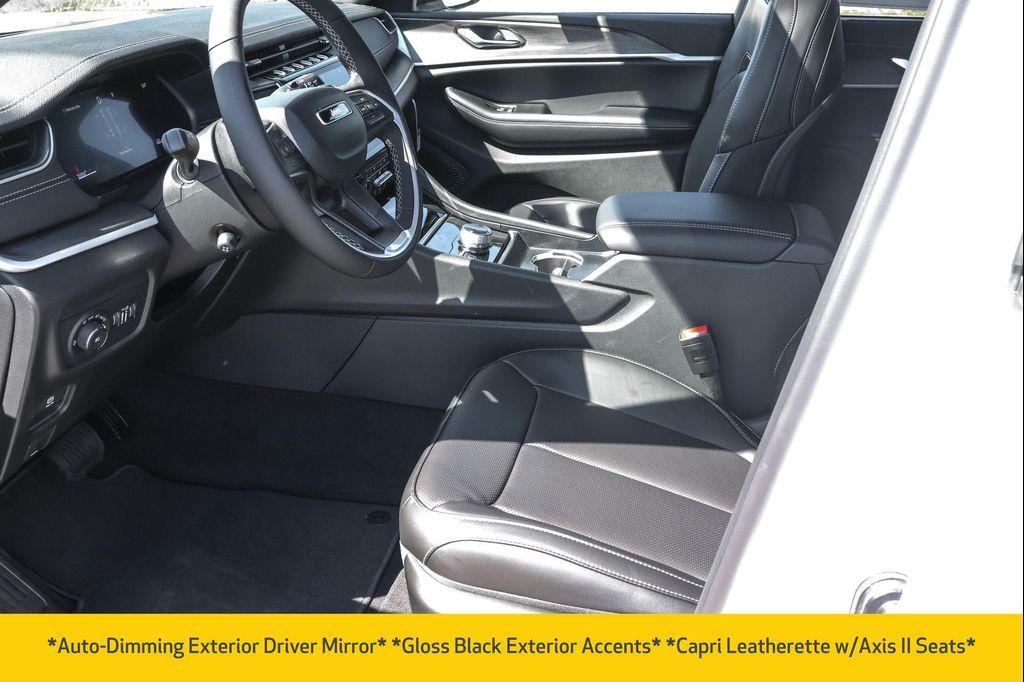 new 2025 Jeep Grand Cherokee car, priced at $46,994