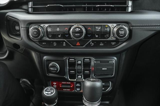 new 2024 Jeep Gladiator car, priced at $55,954