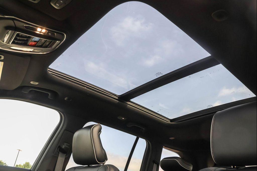 new 2025 Jeep Grand Cherokee car, priced at $53,906