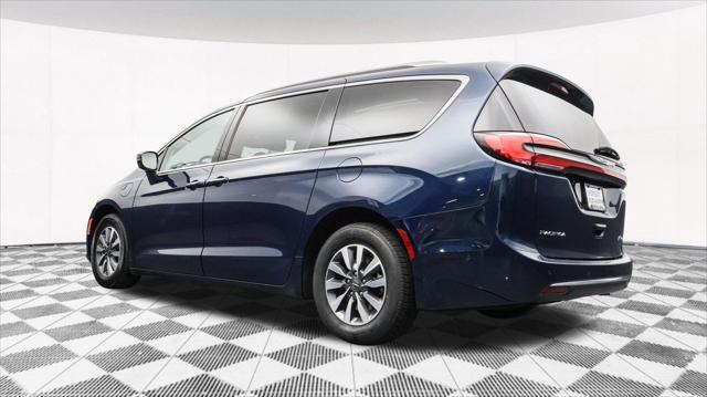 used 2021 Chrysler Pacifica Hybrid car, priced at $21,977
